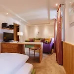 Aurora Hotel 4*