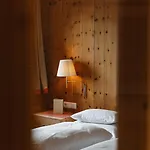 Aurora Hotel