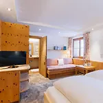 Hotel Aurora 4*
