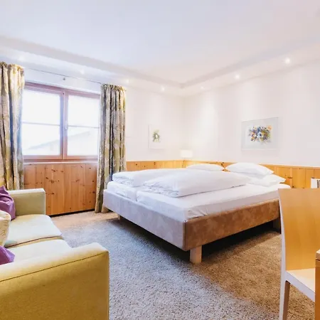 Aurora 4*