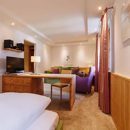 Aurora Hotel 4*