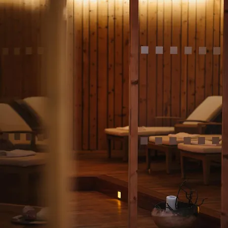 فندق أورورا 4*