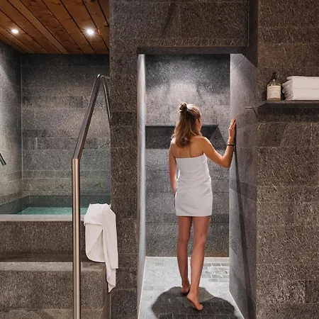 Aurora Hotel 4*