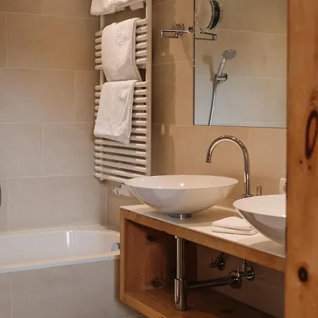 Hotel Aurora 4*