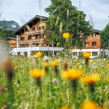 Aurora Hotel 4*